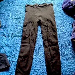 Blanqi black maternity support leggings size M